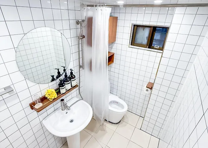 3beds Near Ahyeon Hongdae Train St Yeouido *