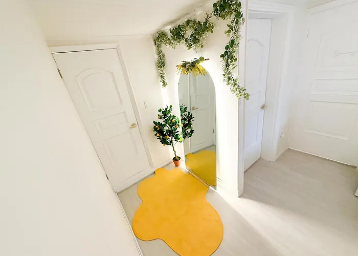 3beds Near Ahyeon Hongdae Train St Yeouido