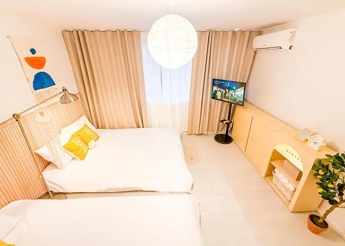 3beds Near Ahyeon Hongdae Train St Yeouido Seoul